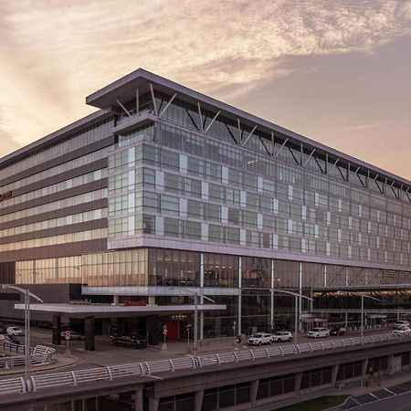 Marriott Montreal Airport In-Terminal Hotel Dorval Exterior foto