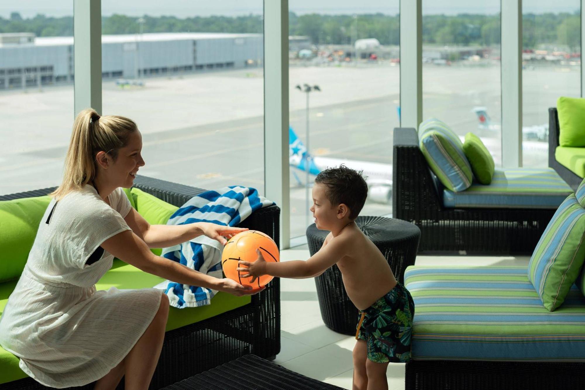 Marriott Montreal Airport In-Terminal Hotel Dorval Exterior foto